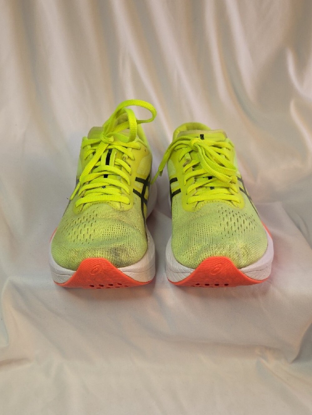 ASICS Magic Speed 4 running shoes in the vibrant "Safety Yellow/Black" colorway. - Picture 2 of 9